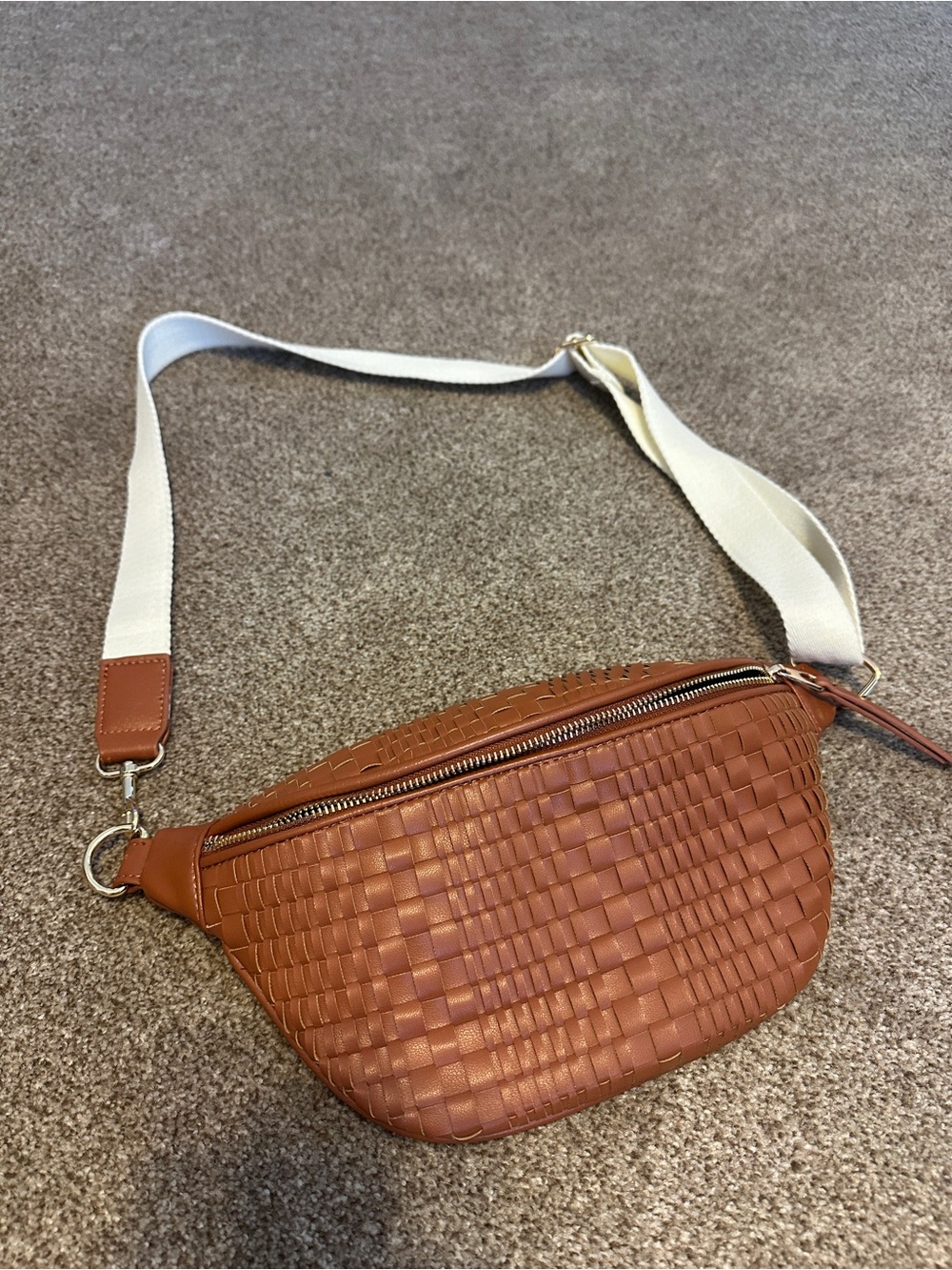 Universal Theads NWOT Woven Leather Belt Bag in Cognac with Canvas Strap